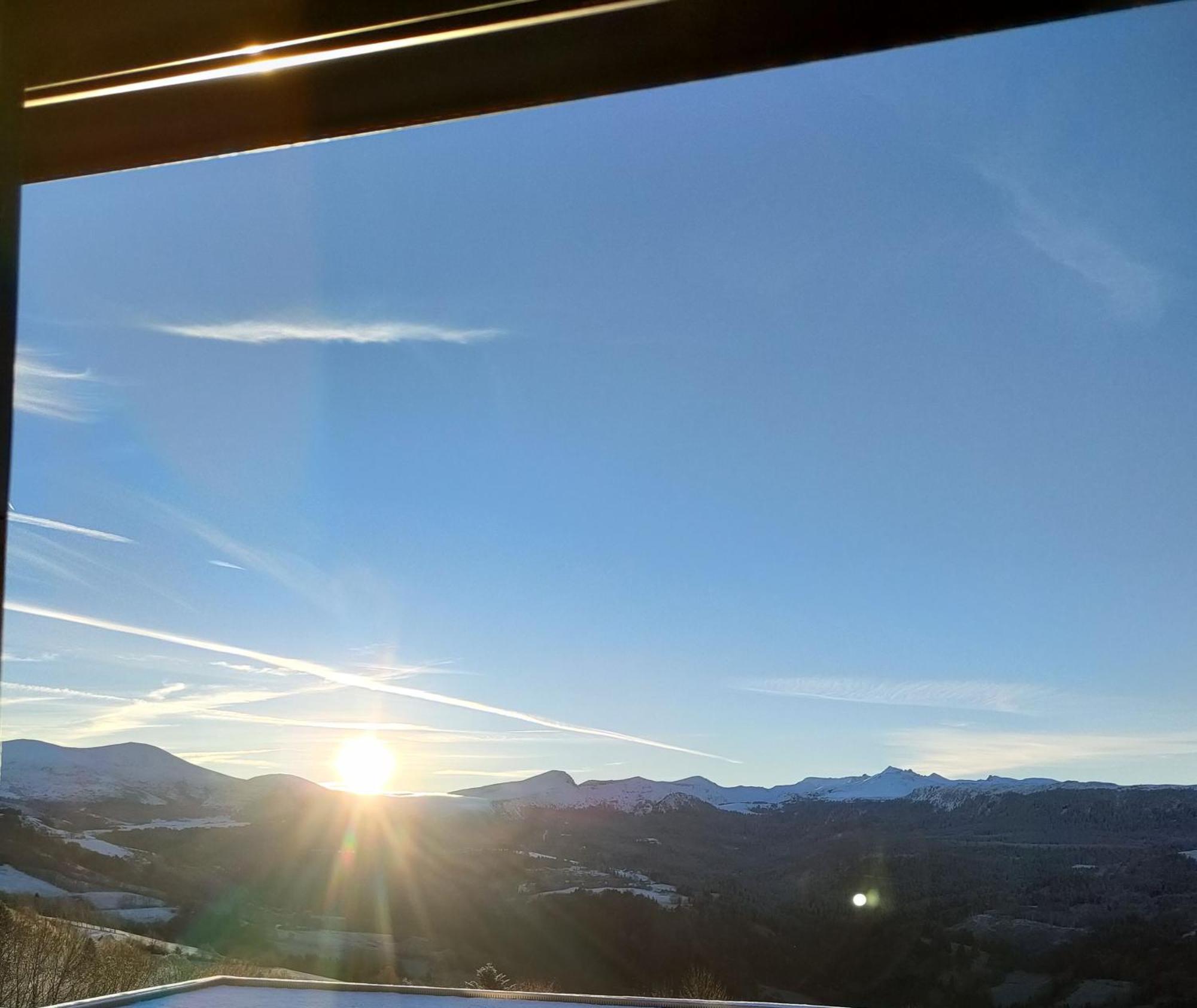 Grand Appartement Vue Magnifique Murat-le-Quaire Buitenkant foto