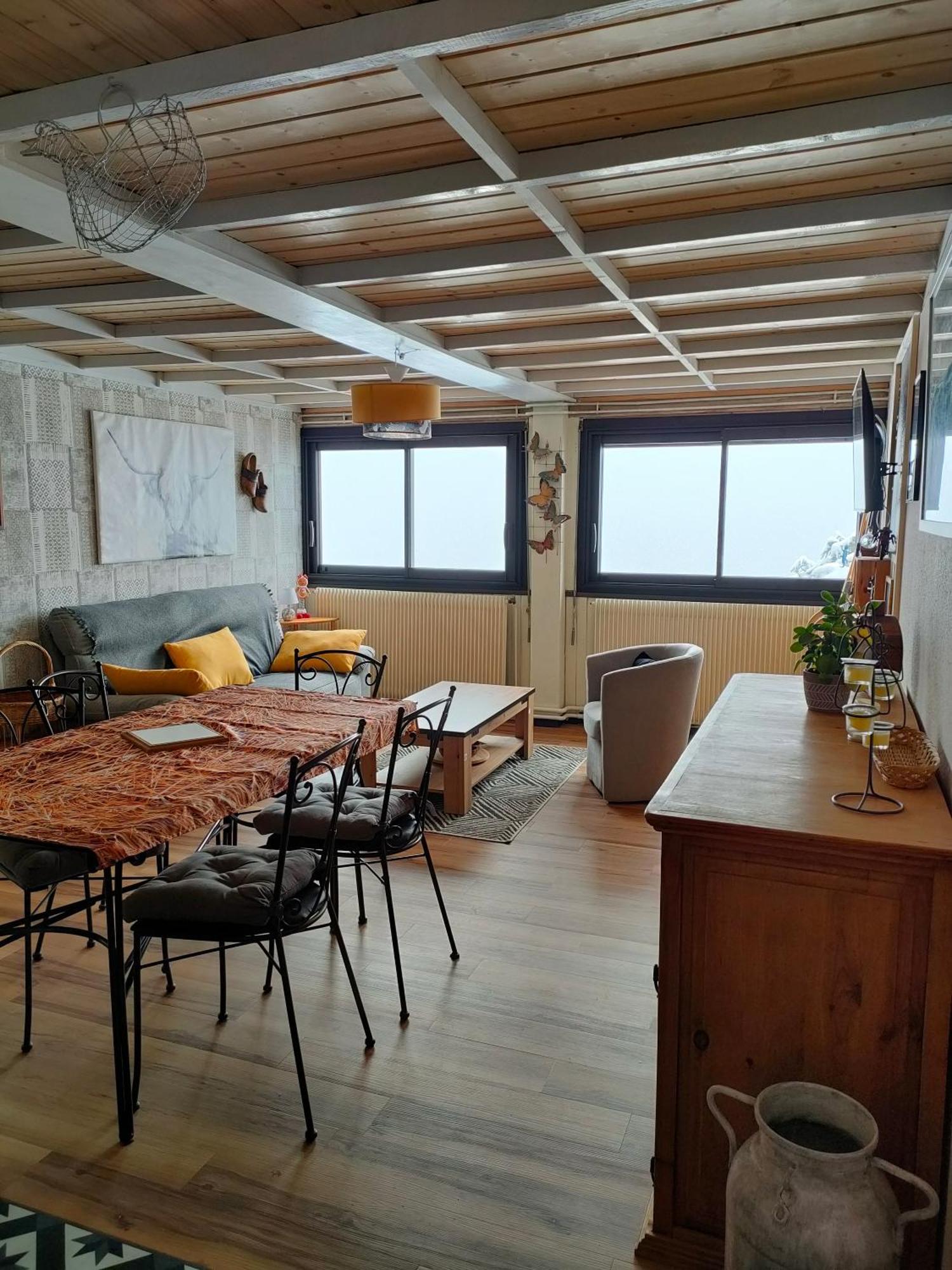 Grand Appartement Vue Magnifique Murat-le-Quaire Buitenkant foto